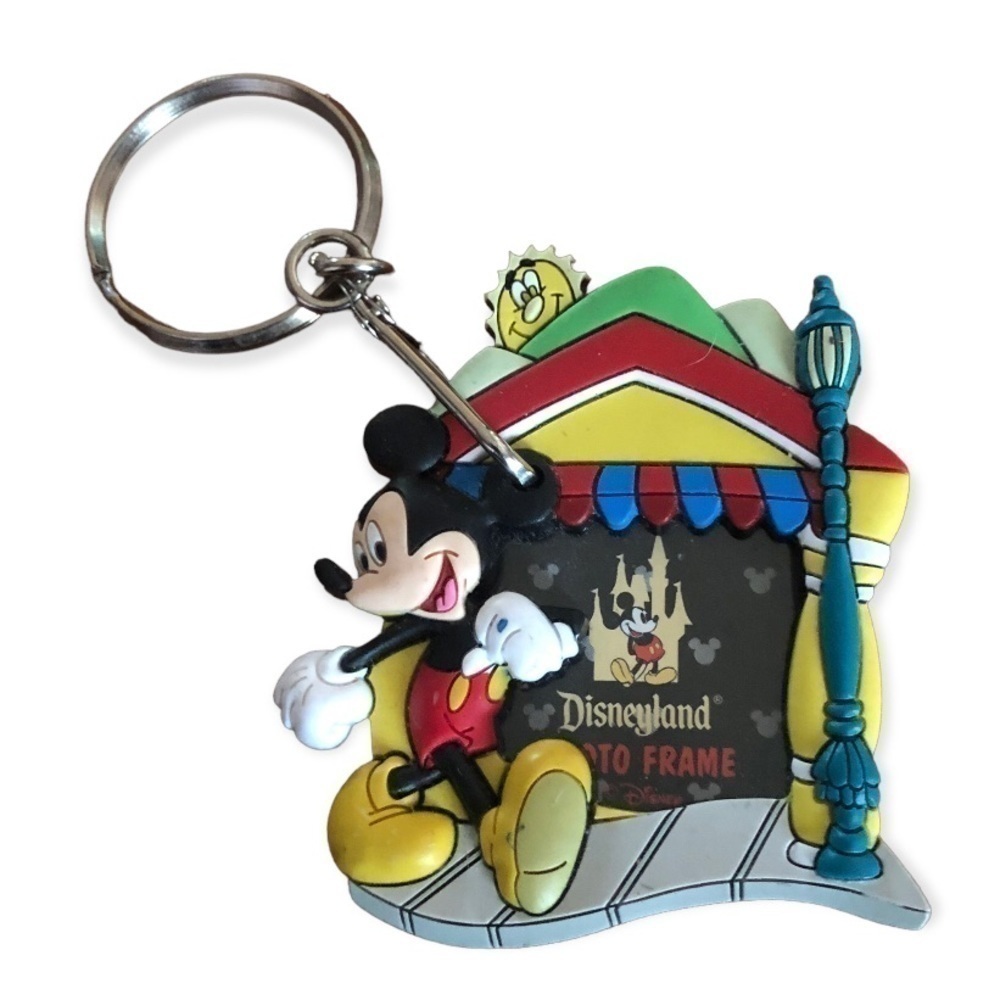 𝅺nwt Disney Mickey Mouse Red Yellow White Photo Key Ring Fob
